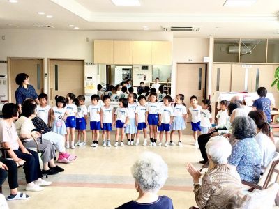 [みそら幼稚園、園児様との交流会。#ぶどうの木 #ぶどうの木デイサービス #デイサービス #通所介護 #地域密着型 #地域密着型通所介護 #通所サービス #予防介護 #予防専門型通所サービス #介護 #介護事業 #高齢者 #要介護 #要支援 #健康 #福祉 #西宮市 #西宮 #みやっこケアノート #手作りランチ #あなたの大切な一日をここで #デイサービスの一日]