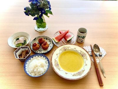サーモンボールかぼちゃのポタージュスープきゅうり、新玉ねぎ、ハムのサラダきのこのサッと煮ご飯スイカ#ぶどうの木 #ぶどうの木デイサービス #デイサービス #通所介護 #地域密着型 #地域密着型通所介護 #通所サービス #予防介護 #予防専門型通所サービス #介護 #介護事業 #高齢者 #要介護 #要支援 #健康 #福祉 #西宮市 #西宮 #みやっこケアノート #手作りランチ #あなたの大切な一日をここで #デイサービスの一日 ぶどうの木 デイサービス from Instagram