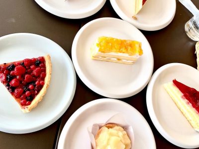 @friandies_nishinomiya で海を見ながら、ケーキとお茶の時間をとりました。#ぶどうの木 #ぶどうの木デイサービス #デイサービス #通所介護 #地域密着型 #地域密着型通所介護 #通所サービス #予防介護 #予防専門型通所サービス #介護 #介護事業 #高齢者 #要介護 #要支援 #健康 #福祉 #西宮市 #西宮 #みやっこケアノート #手作りランチ #あなたの大切な一日をここで #デイサービスの一日 ぶどうの木 デイサービス from Instagram