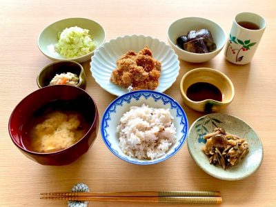 ヘレとんかつコールスローサラダ茄子のみそ煮卯の花十六穀米味噌汁きのこのサッと煮#ぶどうの木 #ぶどうの木デイサービス #デイサービス #通所介護 #地域密着型 #地域密着型通所介護 #通所サービス #予防介護 #予防専門型通所サービス #介護 #介護事業 #高齢者 #要介護 #要支援 #健康 #福祉 #西宮市 #西宮 #みやっこケアノート #手作りランチ #あなたの大切な一日をここで #デイサービスの一日 #西宮市のデイサービス #西宮のデイサービス ぶどうの木 デイサービス from Instagram