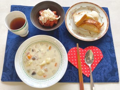 具だくさんシチュートマトサラダ焼き立てパンデザートはスイカでした#ぶどうの木 #ぶどうの木デイサービス #デイサービス #通所介護 #地域密着型 #地域密着型通所介護 #通所サービス #予防介護 #予防専門型通所サービス #介護 #介護事業 #高齢者 #要介護 #要支援 #健康 #福祉 #西宮市 #西宮 #みやっこケアノート #手作りランチ #あなたの大切な一日をここで #デイサービスの一日 #西宮市のデイサービス #西宮のデイサービス ぶどうの木 デイサービス from Instagram