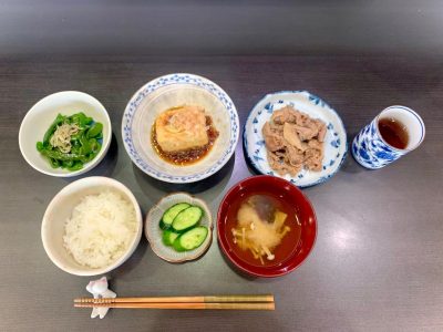 豚肉の生姜焼き揚げ出し豆腐じゃこピーマン味噌汁香の物#ぶどうの木 #ぶどうの木デイサービス #デイサービス #通所介護 #地域密着型 #地域密着型通所介護 #通所サービス #予防介護 #予防専門型通所サービス #介護 #介護事業 #高齢者 #要介護 #要支援 #健康 #福祉 #西宮市 #西宮 #みやっこケアノート #手作りランチ #あなたの大切な一日をここで #デイサービスの一日 #西宮市のデイサービス #西宮のデイサービス ぶどうの木 デイサービス from Instagram
