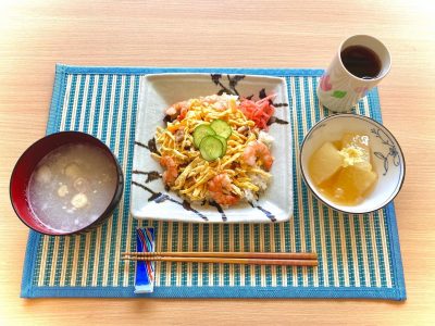ばら寿司とうがんの煮物とろろの吸い物#ぶどうの木 #ぶどうの木デイサービス #デイサービス #通所介護 #地域密着型 #地域密着型通所介護 #通所サービス #予防介護 #予防専門型通所サービス #介護 #介護事業 #高齢者 #要介護 #要支援 #健康 #福祉 #西宮市 #西宮 #みやっこケアノート #手作りランチ #あなたの大切な一日をここで #デイサービスの一日 #西宮市のデイサービス #西宮のデイサービス#愛 #越水町 ぶどうの木 デイサービス from Instagram
