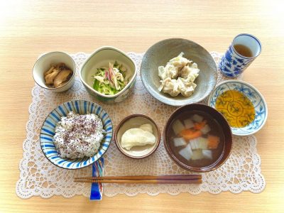 焼売鶏ときゅうり、みょうがのゴマ酢和えきのこのサッと煮トマトととうがんの中華スープ香の物#ぶどうの木 #ぶどうの木デイサービス #デイサービス #通所介護 #地域密着型 #地域密着型通所介護 #通所サービス #予防介護 #予防専門型通所サービス #介護 #介護事業 #高齢者 #要介護 #要支援 #健康 #福祉 #西宮市 #西宮 #みやっこケアノート #手作りランチ #あなたの大切な一日をここで #デイサービスの一日 #西宮市のデイサービス #西宮のデイサービス#愛 #越水町 ぶどうの木 デイサービス from Instagram