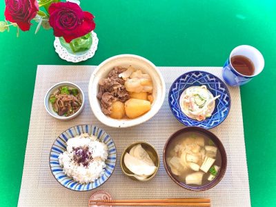 肉じゃがきゅうりとオニオンカニ棒のサラダオクラときのこの和え物香の物みそ汁#ぶどうの木 #ぶどうの木デイサービス #デイサービス #通所介護 #地域密着型 #地域密着型通所介護 #通所サービス #予防介護 #予防専門型通所サービス #介護 #介護事業 #高齢者 #要介護 #要支援 #健康 #福祉 #西宮市 #西宮 #みやっこケアノート #手作りランチ #あなたの大切な一日をここで #デイサービスの一日 #西宮市のデイサービス #西宮のデイサービス#愛 #越水町 #手料理 ぶどうの木 デイサービス from Instagram