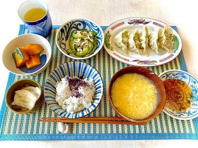 焼き餃子きゅうりと鶏の中華風サラダかぼちゃの煮物コーンスープ香の物#ぶどうの木 #ぶどうの木デイサービス #デイサービス #通所介護 #地域密着型 #地域密着型通所介護 #通所サービス #予防介護 #予防専門型通所サービス #介護 #介護事業 #高齢者 #要介護 #要支援 #健康 #福祉 #西宮市 #西宮 #みやっこケアノート #手作りランチ #あなたの大切な一日をここで #デイサービスの一日 #西宮市のデイサービス #西宮のデイサービス#愛 #越水町 #手料理 ぶどうの木 デイサービス from Instagram