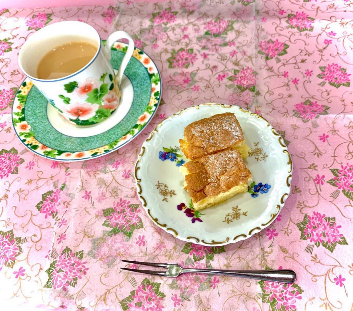 ざぼん漬入りバターケーキミルクティー#ぶどうの木 #ぶどうの木デイサービス #デイサービス #通所介護 #地域密着型 #地域密着型通所介護 #通所サービス #予防介護 #予防専門型通所サービス #介護 #介護事業 #高齢者 #要介護 #要支援 #健康 #福祉 #西宮市 #西宮 #みやっこケアノート #手作りランチ #あなたの大切な一日をここで #デイサービスの一日 #西宮市のデイサービス #西宮のデイサービス#愛 #越水町 #手料理 ぶどうの木 デイサービス from Instagram