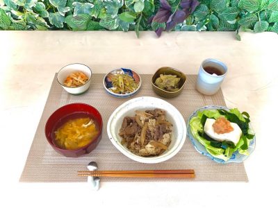 牛肉とごぼうのご飯豆腐のサラダ切り干し大根の煮物四方竹のいため煮さつまいもとレーズン、りんごのきんとんかき玉汁#ぶどうの木 #ぶどうの木デイサービス #デイサービス #通所介護 #地域密着型 #地域密着型通所介護 #通所サービス #予防介護 #予防専門型通所サービス #介護 #介護事業 #高齢者 #要介護 #要支援 #健康 #福祉 #西宮市 #西宮 #みやっこケアノート #手作りランチ #あなたの大切な一日をここで #デイサービスの一日 #西宮市のデイサービス #西宮のデイサービス#愛 #越水町 #手料理 ぶどうの木 デイサービス from Instagram