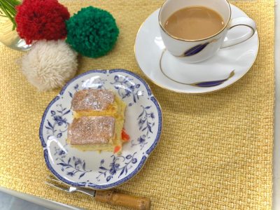 今日はご利用者様の92歳のお誕生日会でした。チェリーケーキとミルクティーでお祝いさせていただきました。 ぶどうの木 デイサービス from Instagram