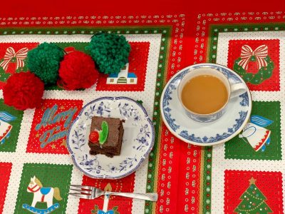 手作りブラウニーケーキと紅茶 ぶどうの木 デイサービス from Instagram
