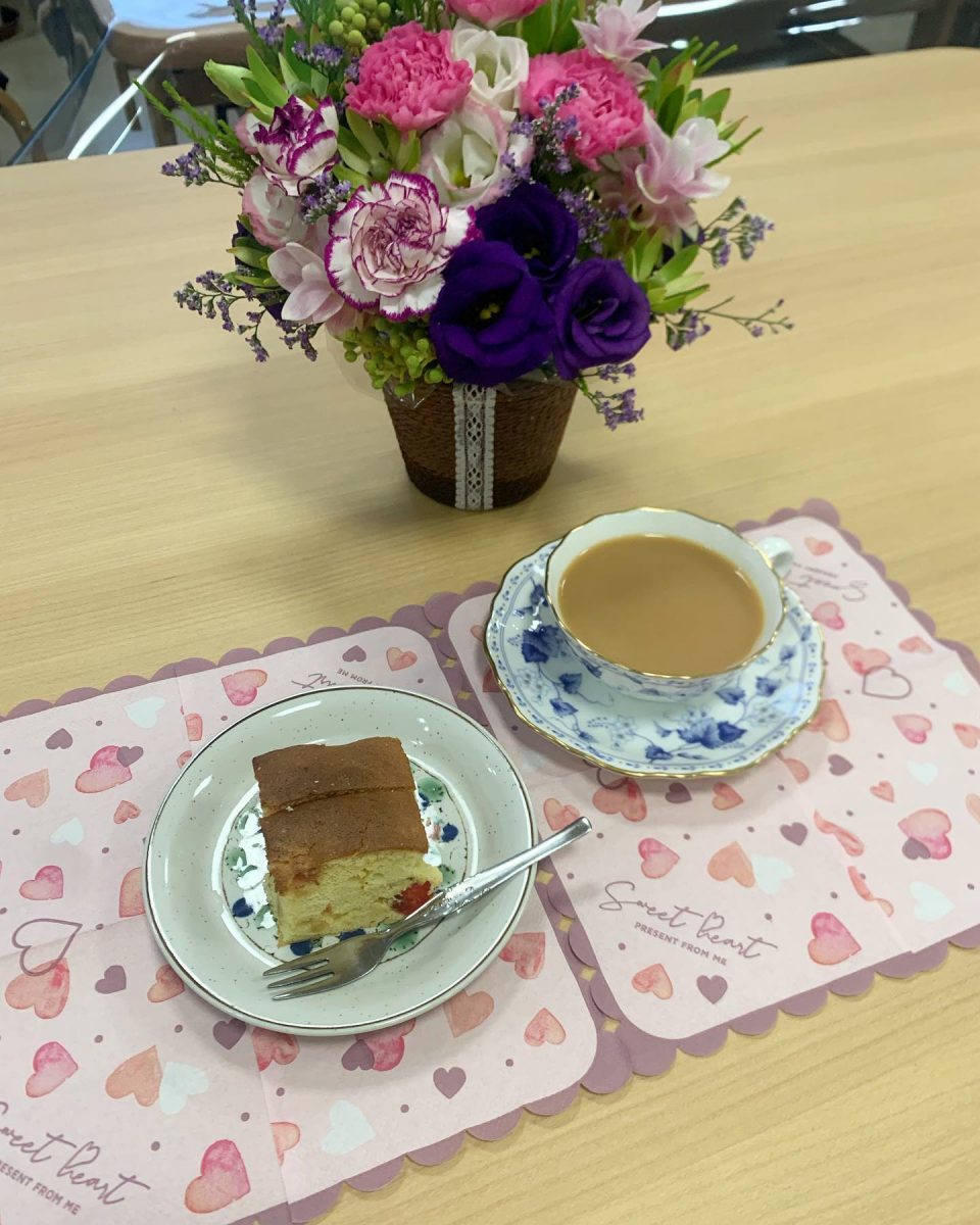 手作りフルーツケーキ🧁 ぶどうの木 デイサービス from Instagram