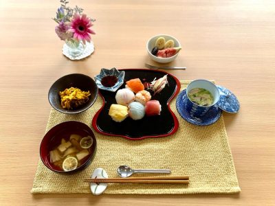 手毬寿司５種茗荷の甘酢漬茶碗蒸しかぼちゃの和え物吸い物デザートいちじくバナナプルーン ぶどうの木 デイサービス from Instagram